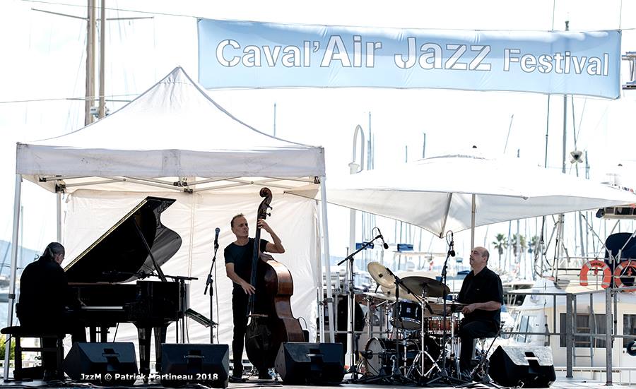 Piero iannetti, photo de concert avec Frédéric Chopin jazz project, à  Cavalaire jazz.